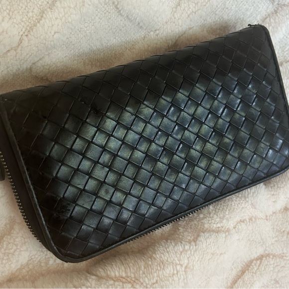 Bottega Veneta Handbags - Bottega Veneta  Intreciato Lambskin Zippy Long Wallet Great Condition Dark Brown